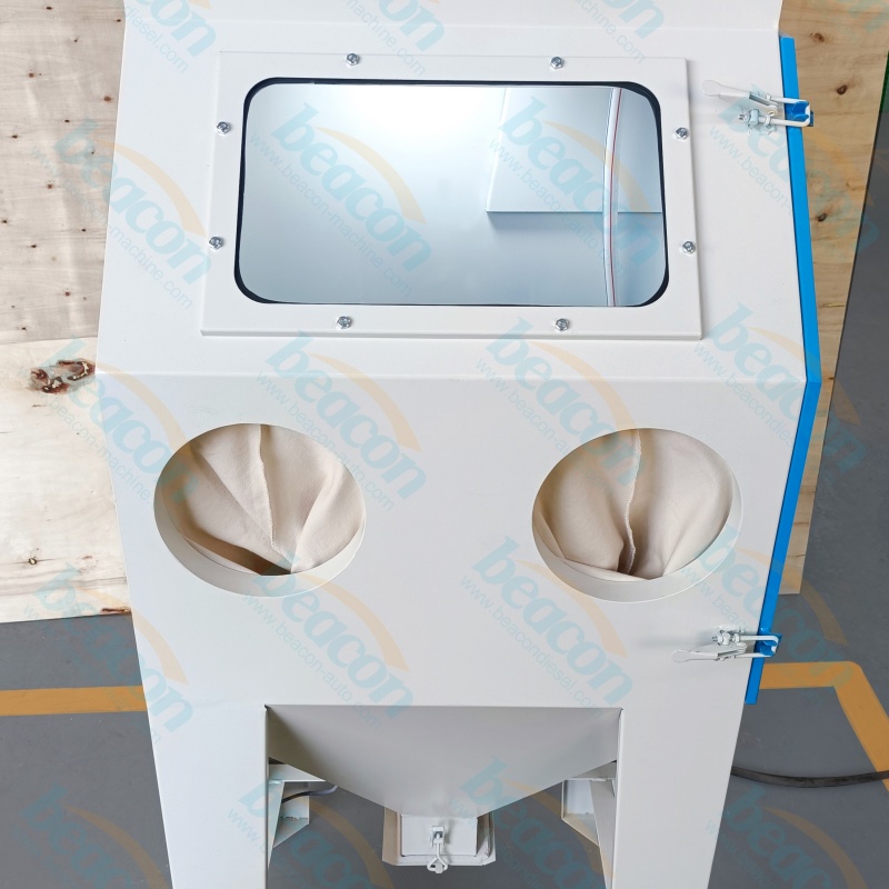 {High Quality Automatic Wet and Dry Sand Blasting Machine with Pulse Dust Collector}