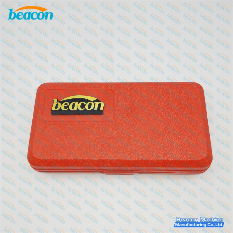 {Digital and Mechanical Dual Readout Outside Micrometer}