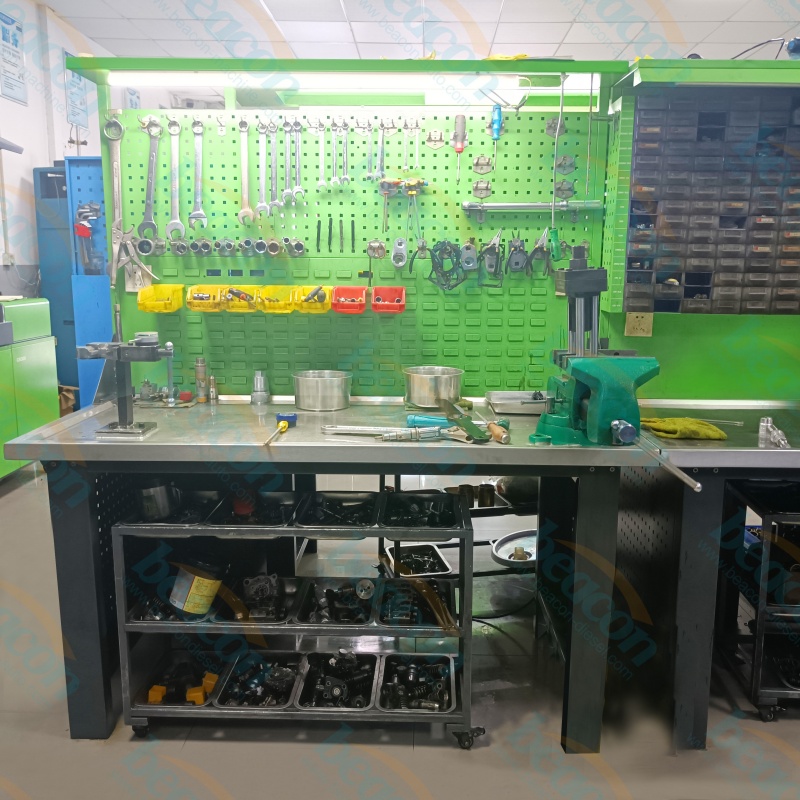 Industrial Maintenance Bench, Heavy Duty Service Workstation, Engine Tool Table